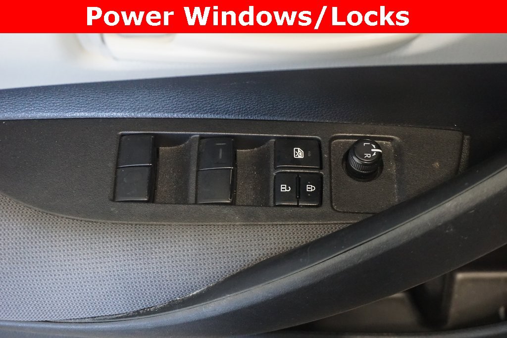 Used 2022 Toyota Corolla LE image 5