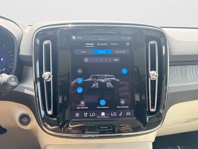 Certified 2025 Volvo XC40 B5 Ultra AWD/4WD image 20