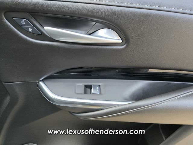 Used 2024 Cadillac XT4 Luxury w/ Cold Weather Package FWD image 19