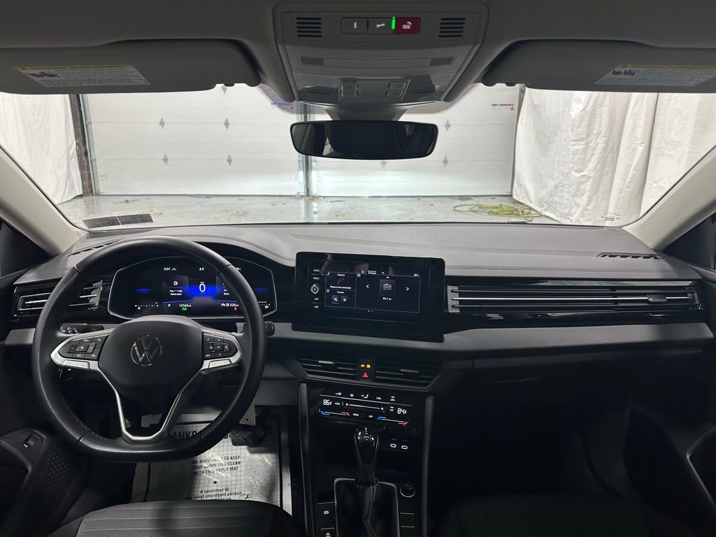 Used 2025 Volkswagen Jetta S image 38