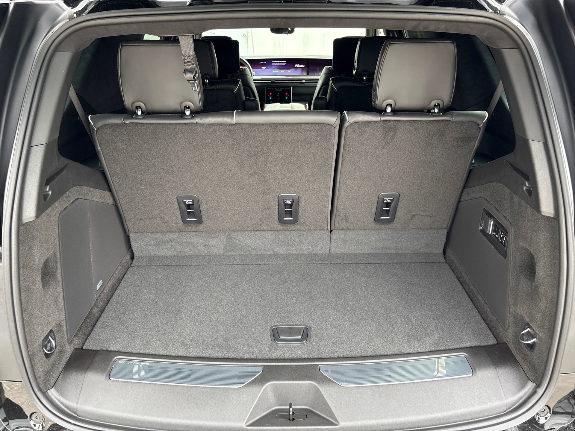 New 2026 Cadillac Escalade Platinum Sport AWD/4WD image 11