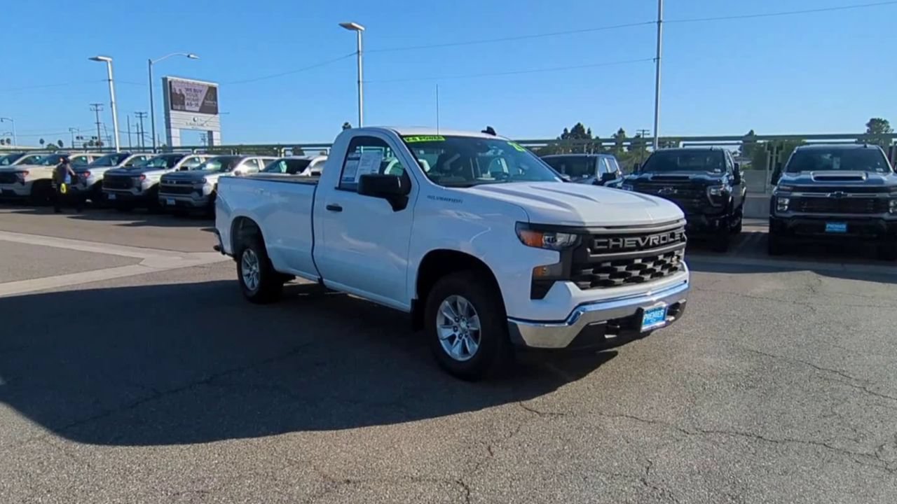 Used 2025 Chevrolet Silverado 1500 W/T RWD image 2