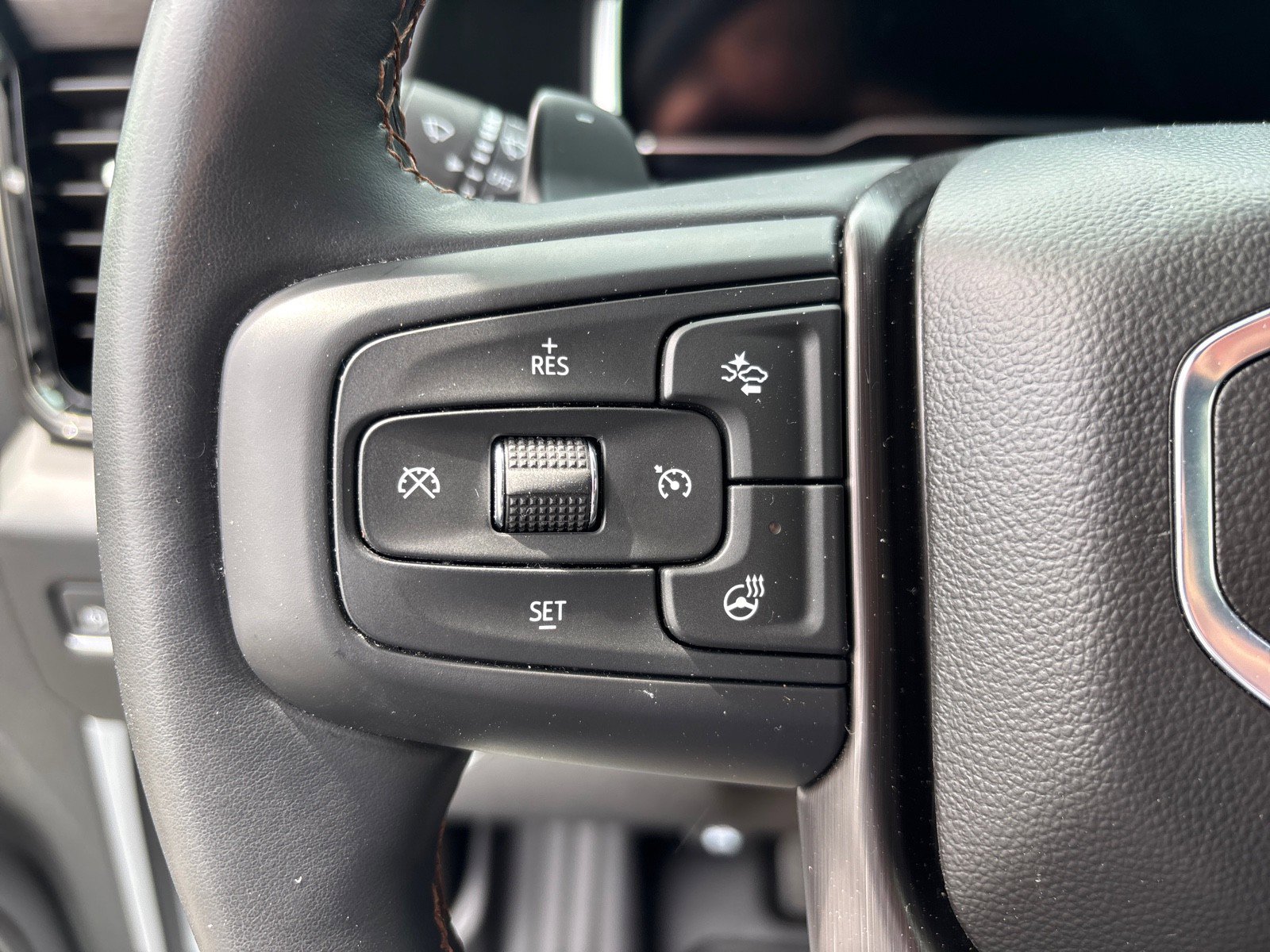 Certified 2024 GMC Sierra 1500 AT4 w/ AT4 Premium Package image 18