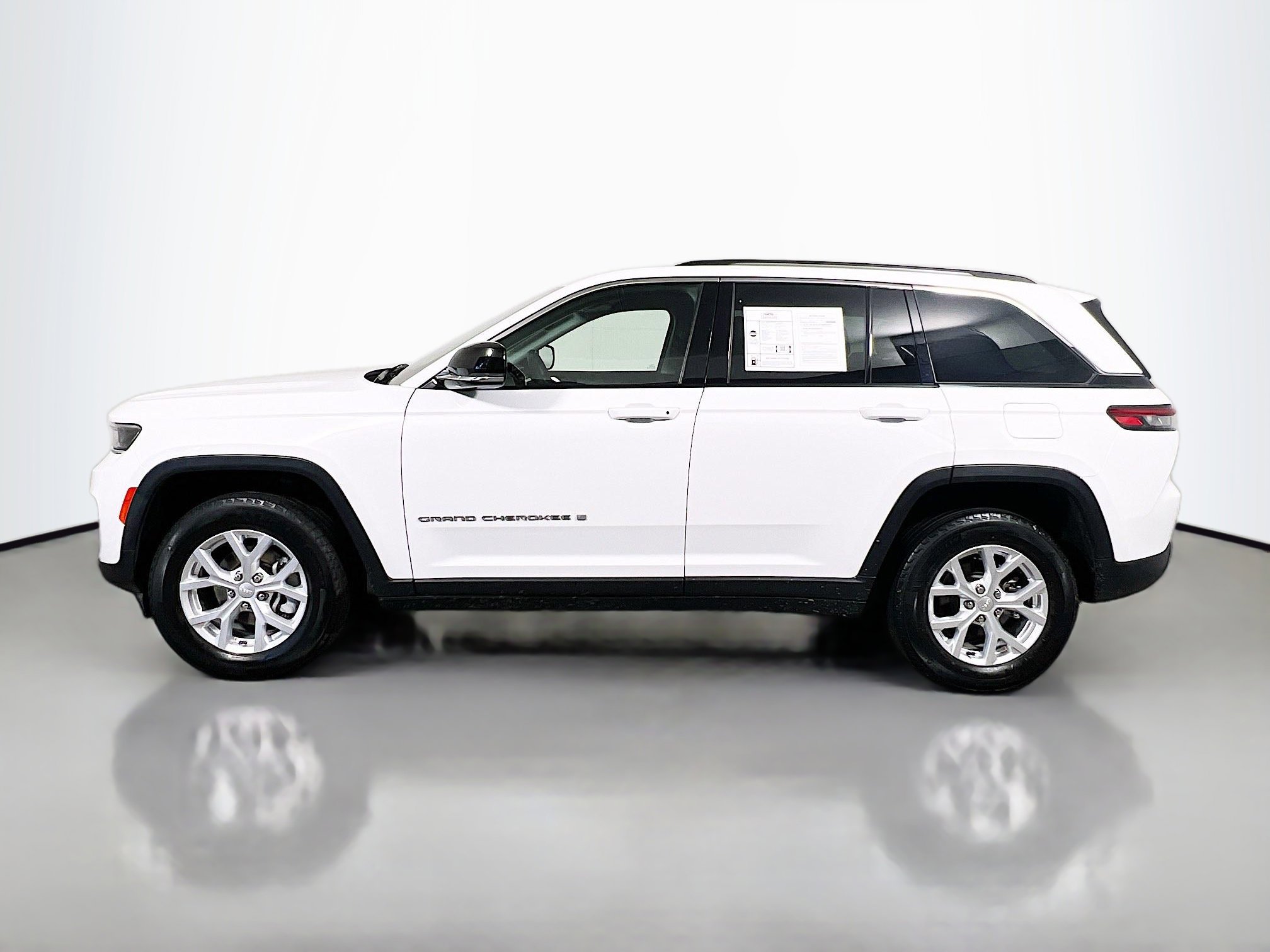 Used 2023 Jeep Grand Cherokee Limited image 9