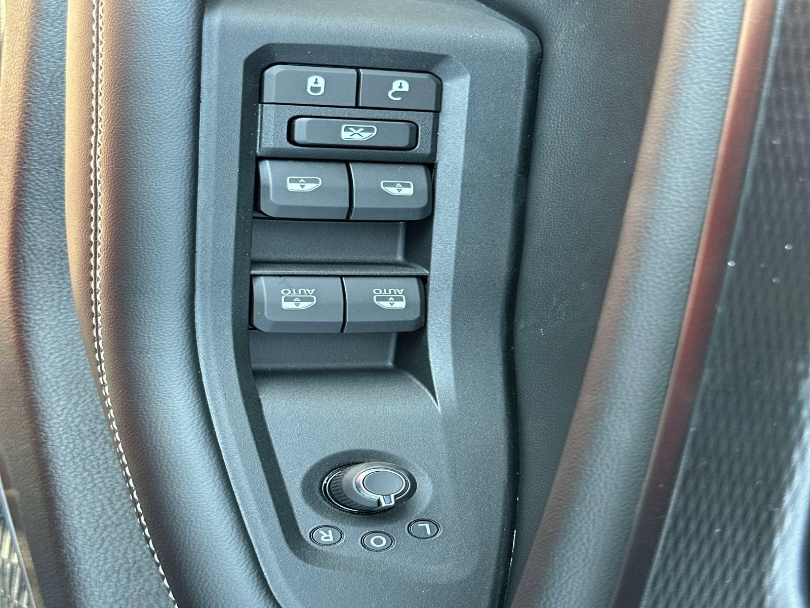 New 2025 Jeep Grand Cherokee Altitude AWD/4WD image 21