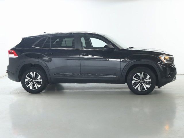 Used 2025 Volkswagen Atlas Cross Sport SE AWD/4WD image 11