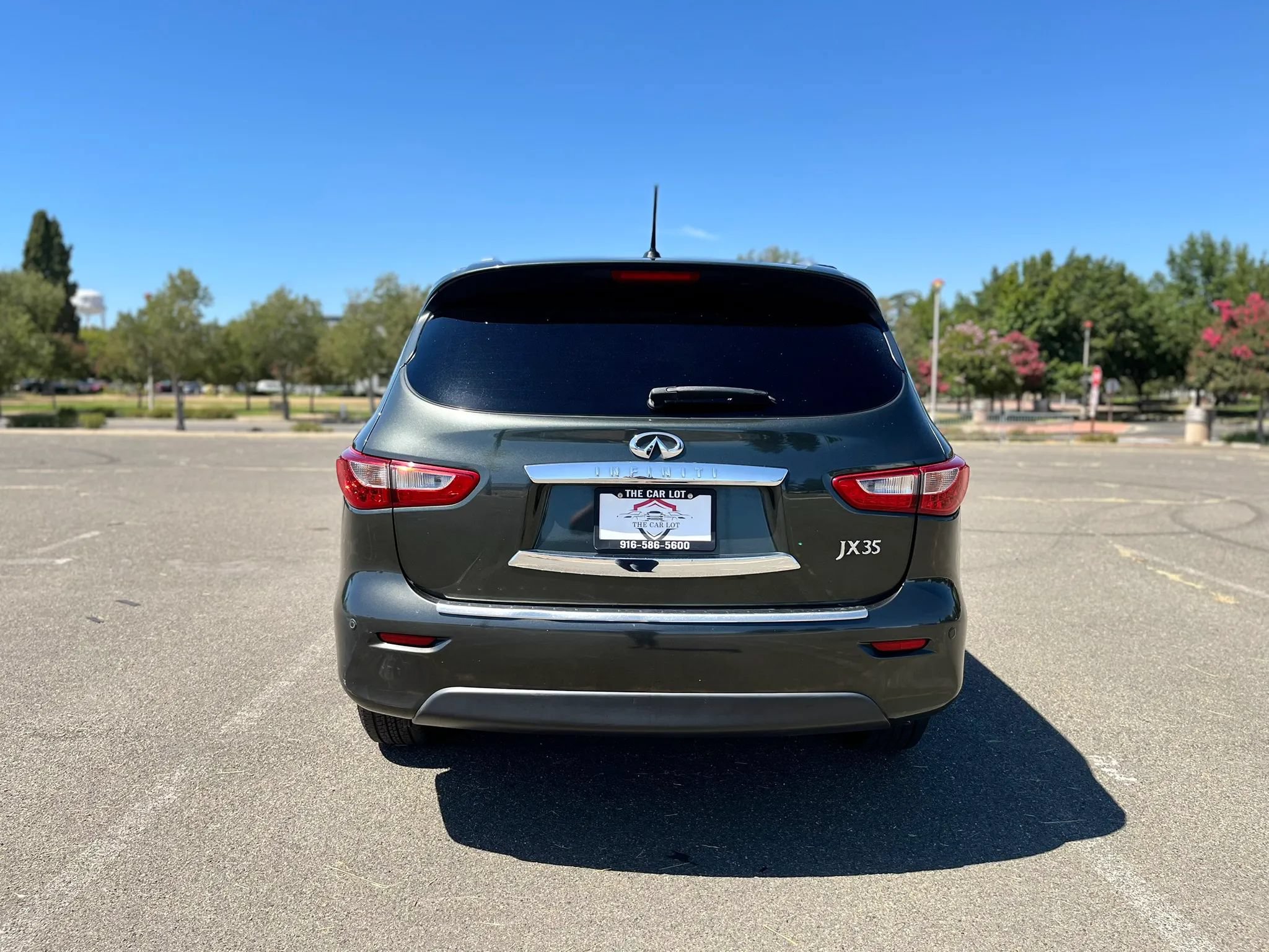 Used 2013 INFINITI JX35 FWD w/ Premium Pkg image 6