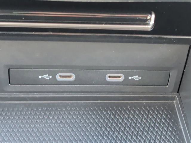 Used 2025 Volkswagen Atlas Cross Sport SEL Premium R-Line image 6