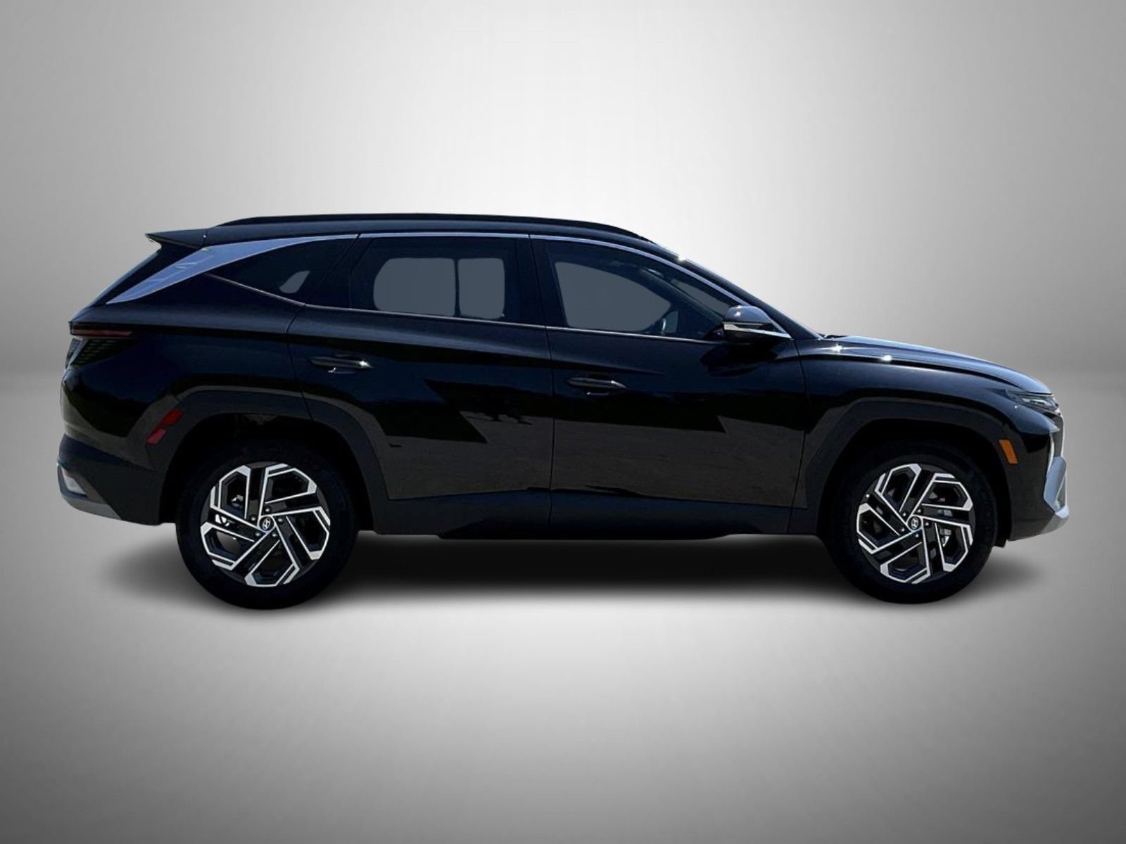 Certified 2025 Hyundai Tucson Limited AWD/4WD image 4