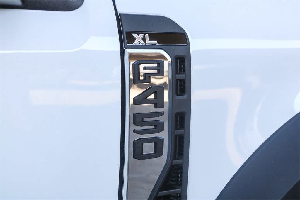 New 2026 Ford F450 XL w/ XL Chrome Package RWD image 7
