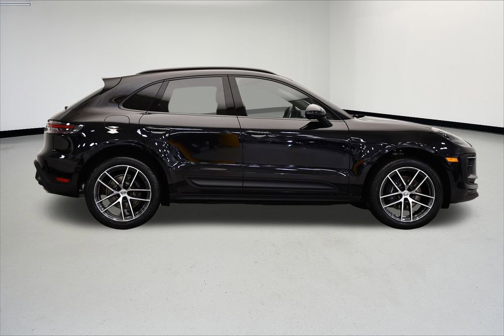 Used 2025 Porsche Macan image 6