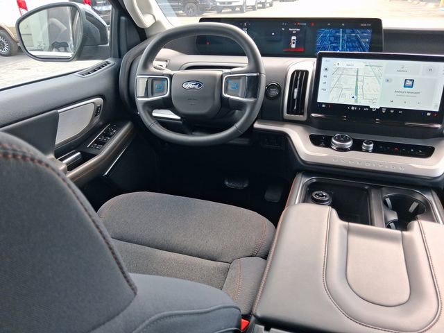 Used 2025 Ford Expedition Active image 8