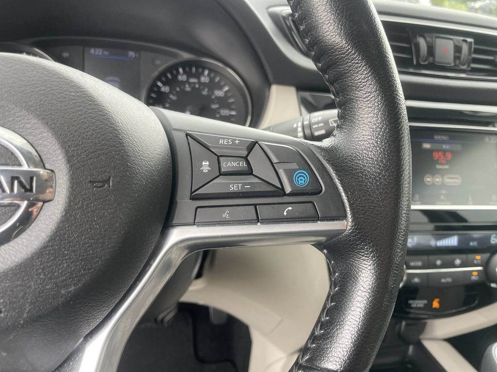 Used 2022 Nissan Rogue Sport SV w/ Technology Package AWD/4WD image 17