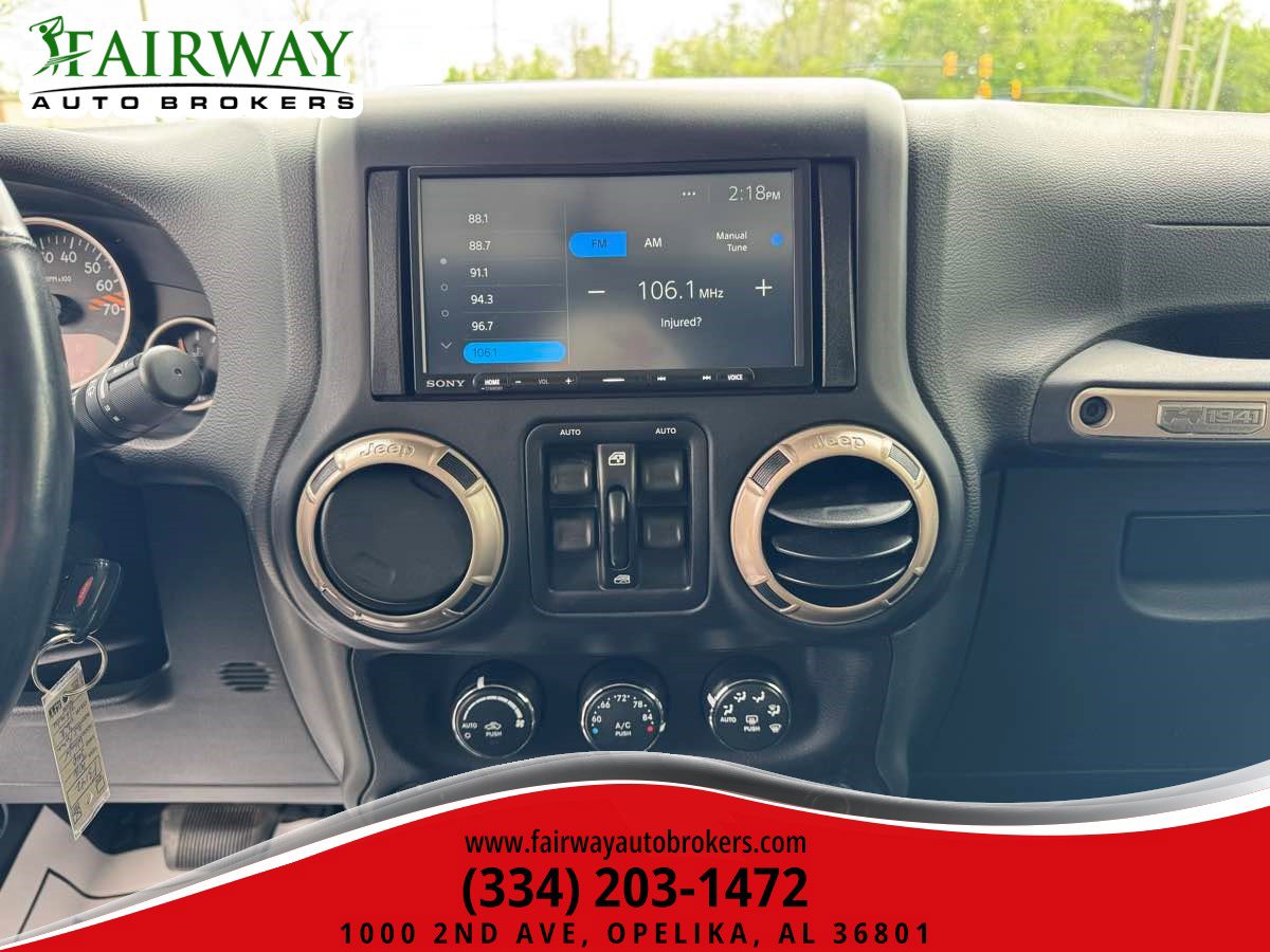 Used 2016 Jeep Wrangler Unlimited Sahara image 21