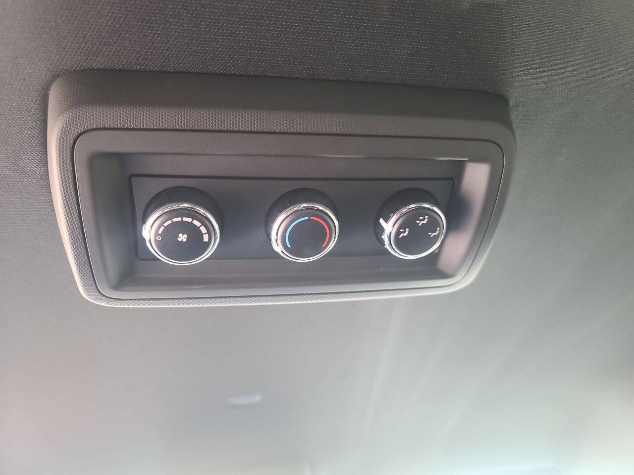 Used 2016 Dodge Grand Caravan SE image 25