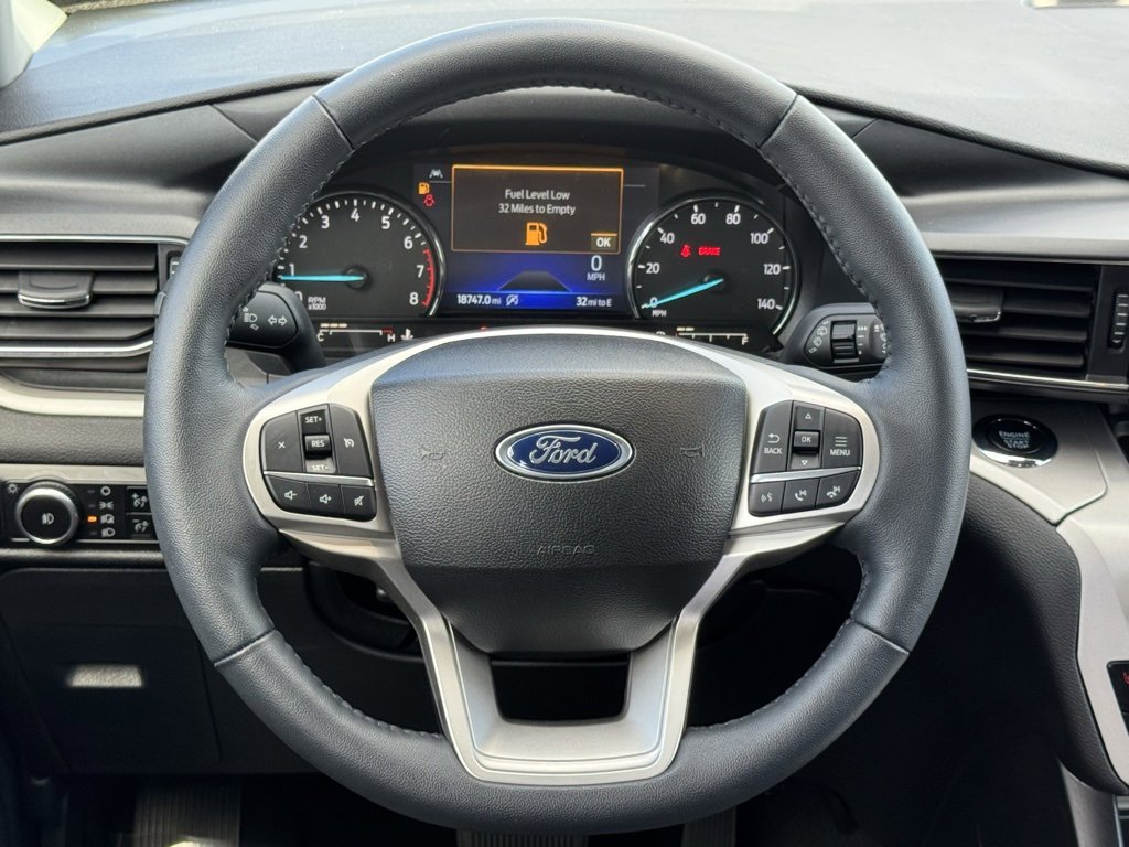 Used 2023 Ford Explorer XLT w/ Equipment Group 202A image 7