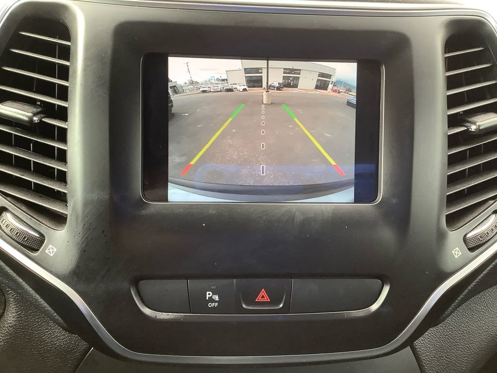 Used 2020 Jeep Cherokee Latitude Plus w/ Comfort/Convenience Group image 24