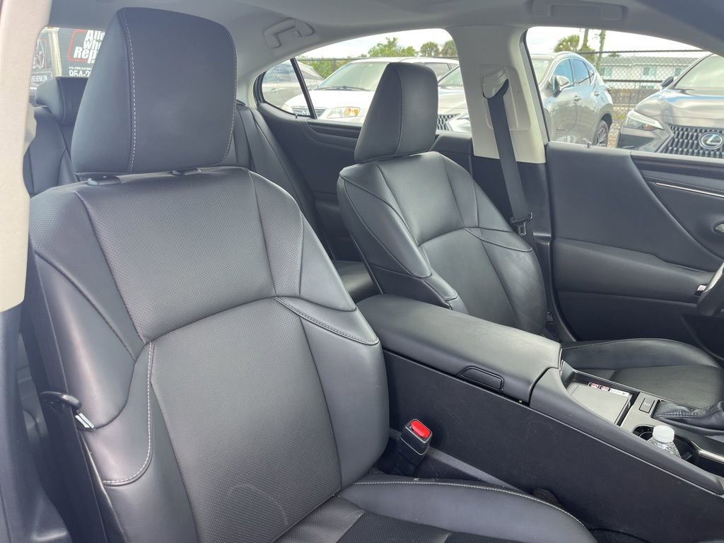 Used 2023 Lexus ES 250 w/ Premium Package AWD/4WD image 11