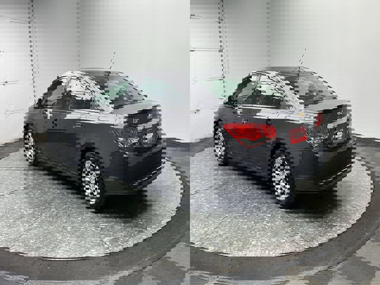 Used 2015 Chevrolet Cruze LT w/ RS Package image 2