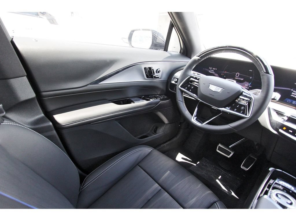 New 2027 Cadillac Lyriq Luxury AWD/4WD image 8