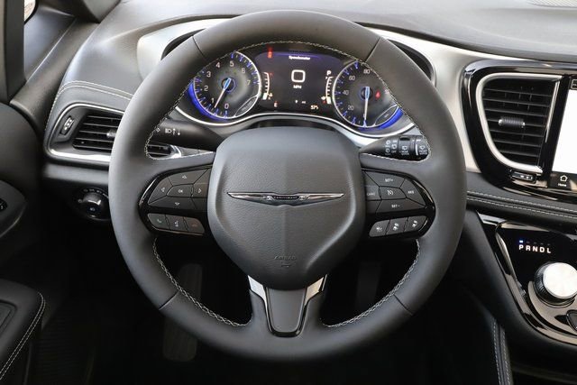 New 2026 Chrysler Pacifica Limited w/ S Appearance Package image 23