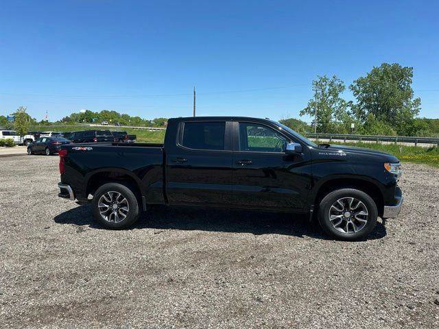 Used 2024 Chevrolet Silverado 1500 LT AWD/4WD image 18