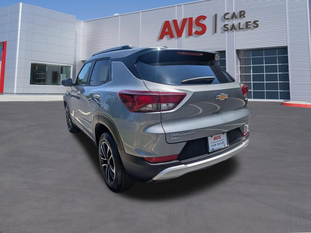 Used 2025 Chevrolet TrailBlazer LT AWD/4WD image 9