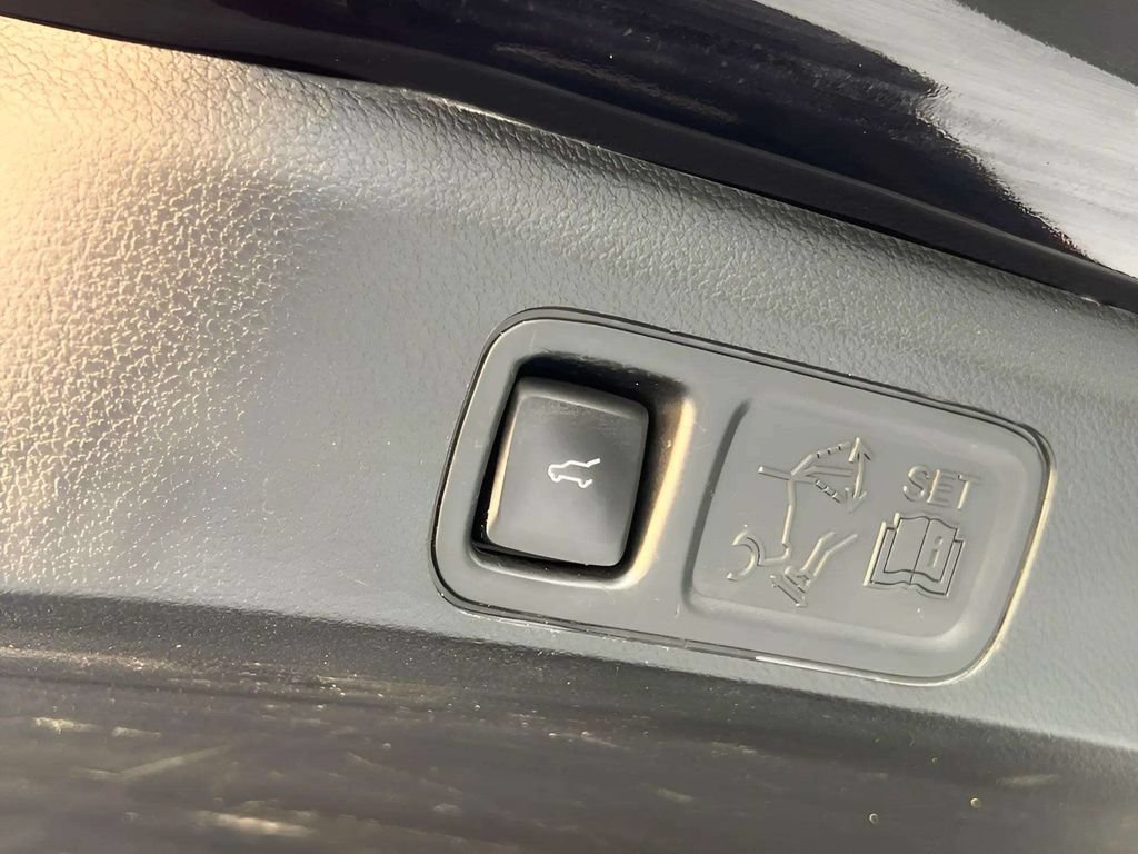 Used 2021 Lincoln Navigator L Reserve AWD/4WD image 16