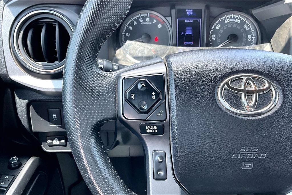 Used 2020 Toyota Tacoma TRD Off-Road w/ Technology Package AWD/4WD image 19