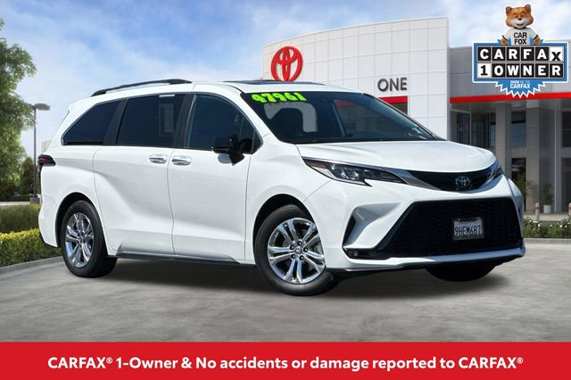 Used 2023 Toyota Sienna XSE w/ XSE Plus Package AWD/4WD image 2