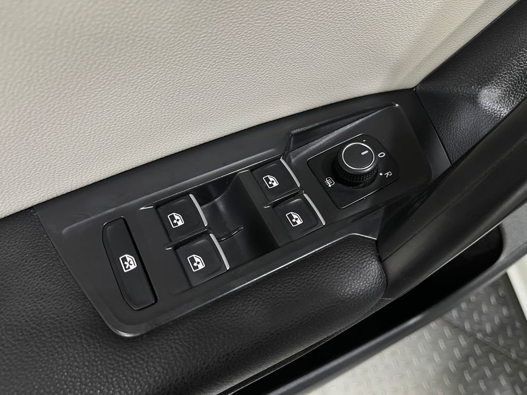 Used 2021 Volkswagen Tiguan S image 15