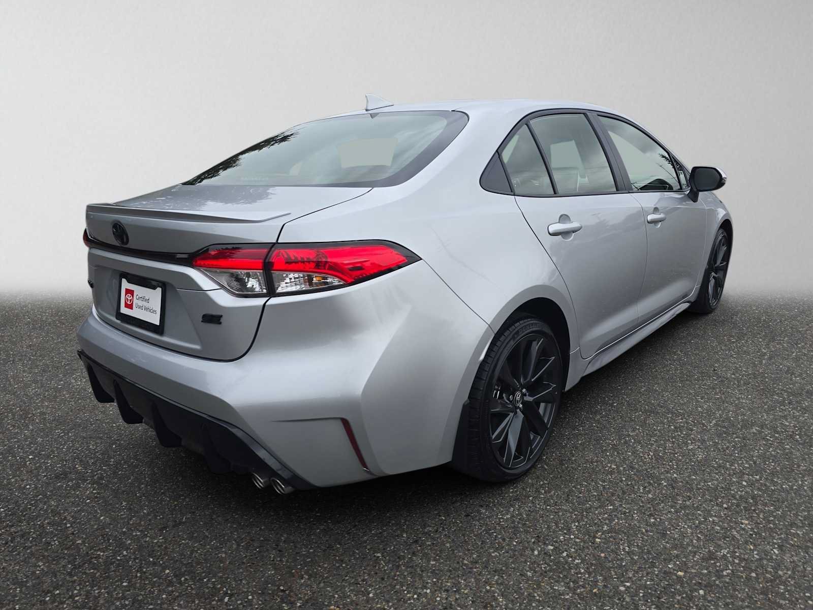 Certified 2026 Toyota Corolla SE w/ SE Package FWD image 3
