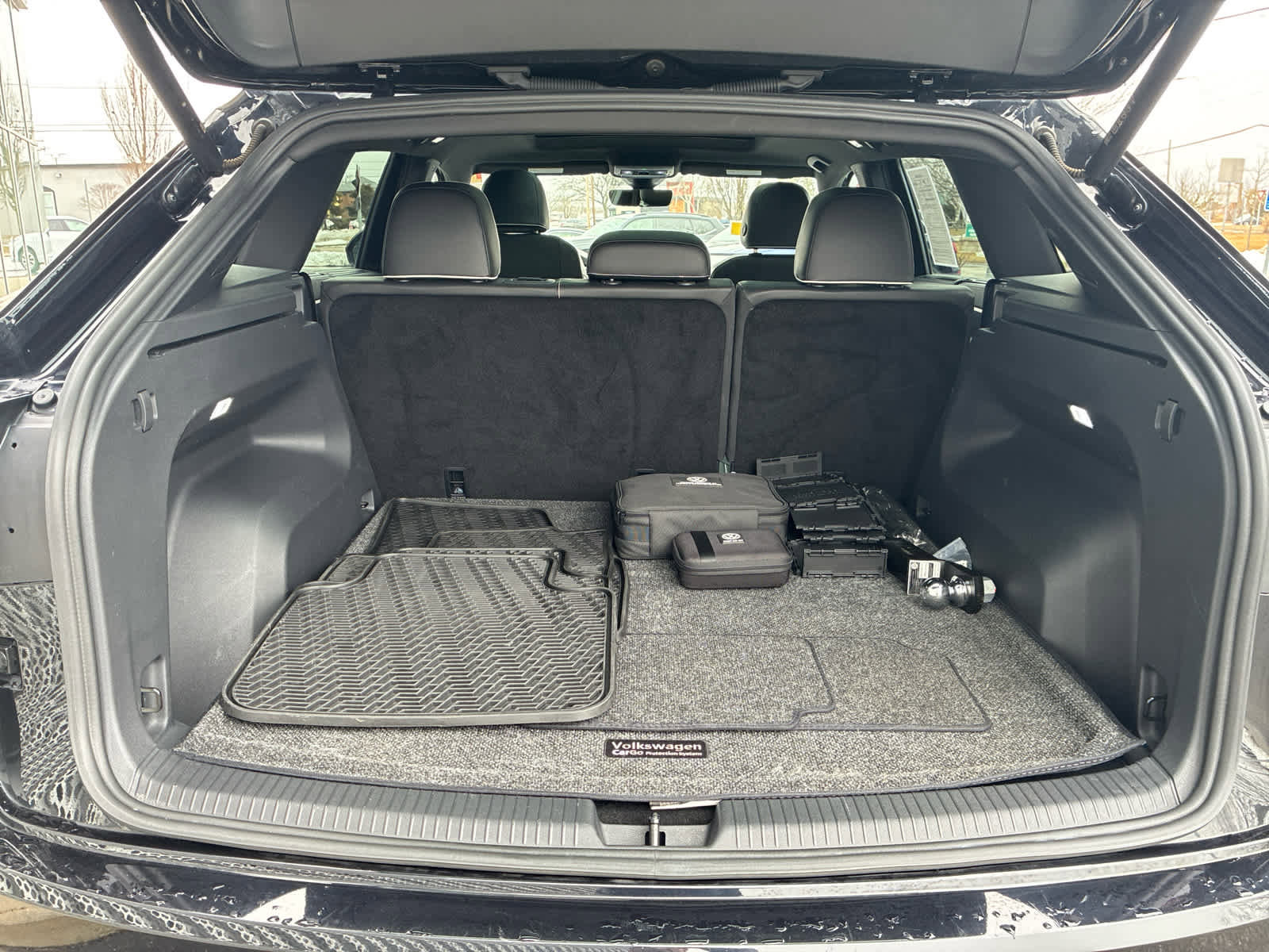 Used 2024 Volkswagen Atlas Cross Sport SEL Premium R-Line image 15