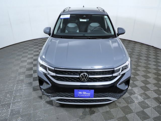 Used 2024 Volkswagen Taos SEL AWD/4WD image 3