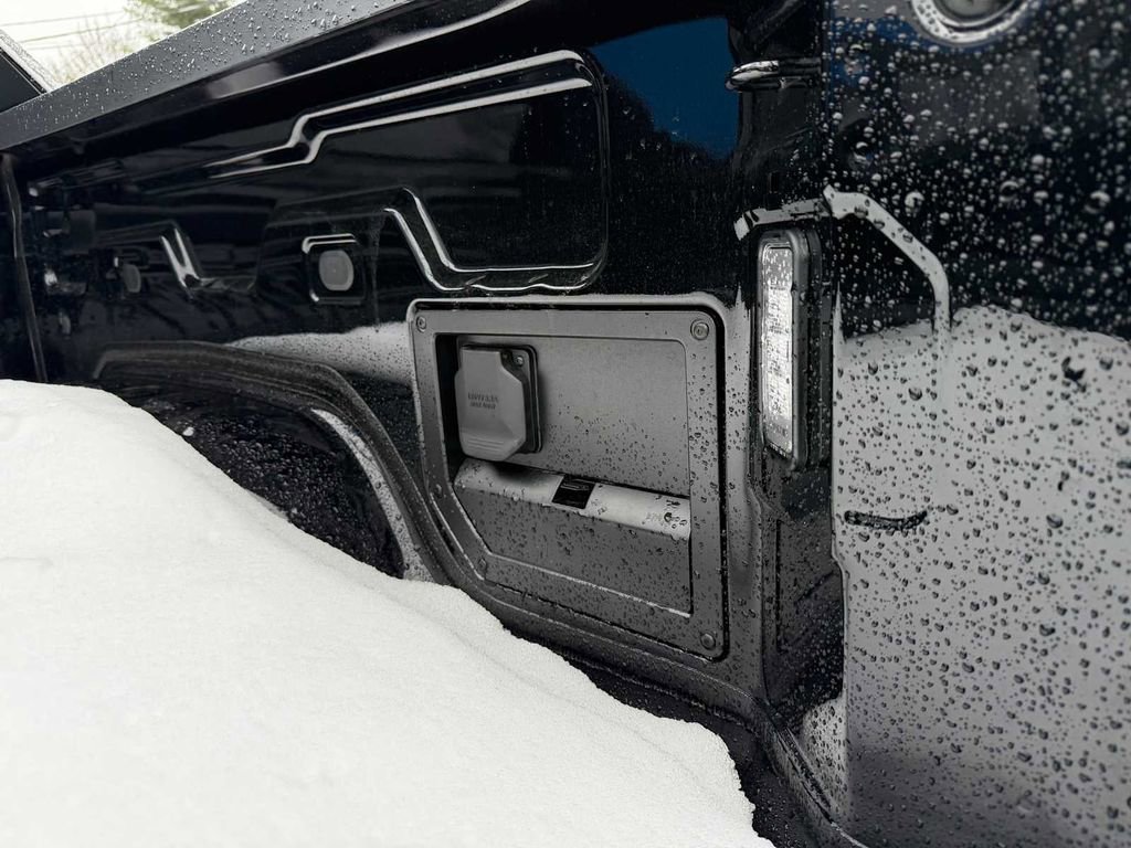 New 2026 Chevrolet Silverado EV LT image 30