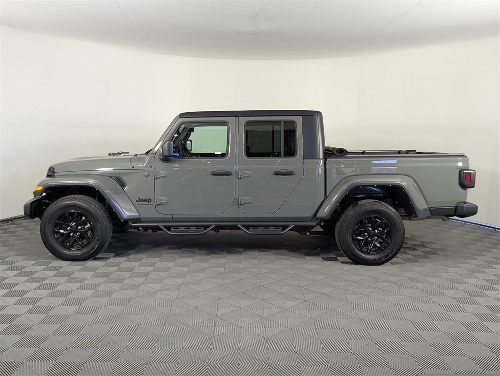Used 2022 Jeep Gladiator Sport image 8