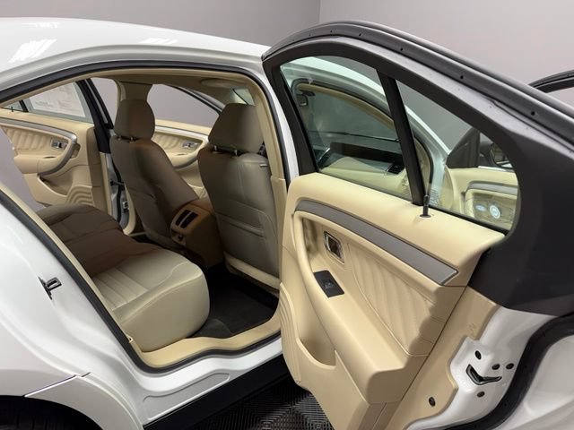 Used 2013 Ford Taurus SE FWD image 25