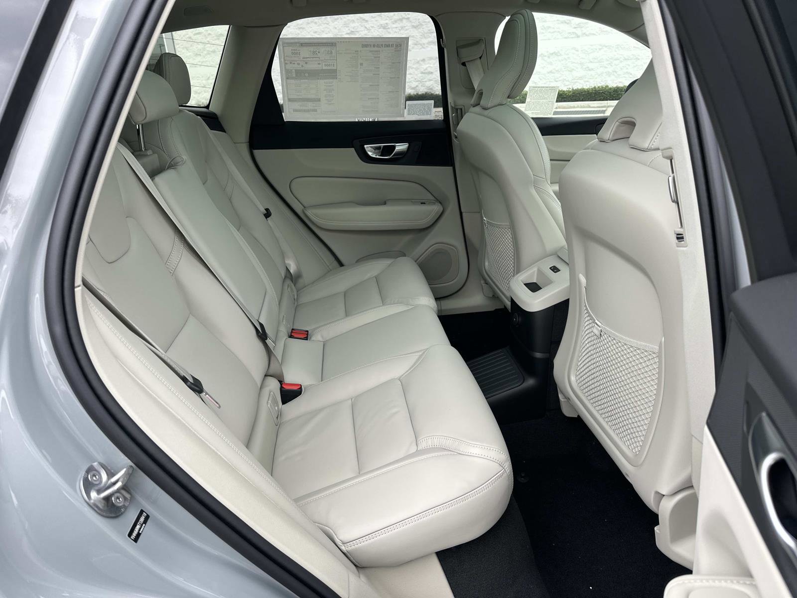 New 2026 Volvo XC60 T8 Ultra w/ Protection Package Premier AWD/4WD image 19