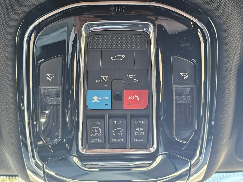 New 2024 Jeep Grand Cherokee L Overland w/ Advanced Protech Group III AWD/4WD image 32
