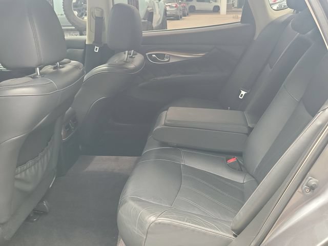 Used 2015 INFINITI Q70 L 3.7 w/ Deluxe Touring Package RWD image 9