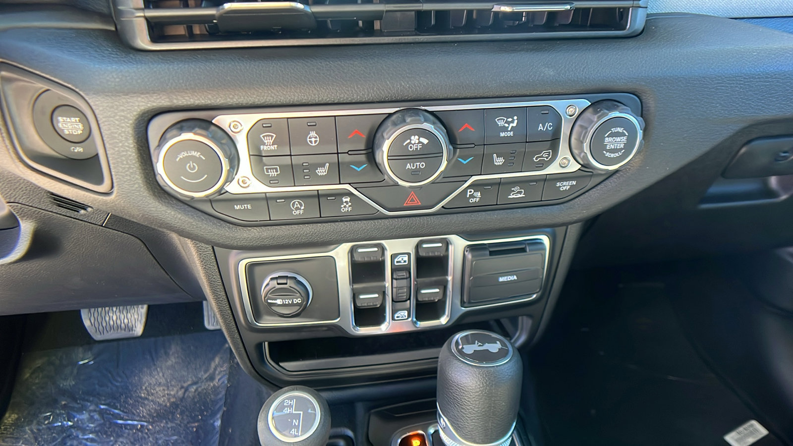 New 2026 Jeep Wrangler Sport S image 28