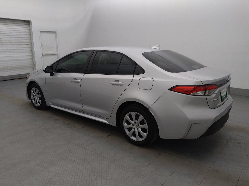 Used 2023 Toyota Corolla LE image 3