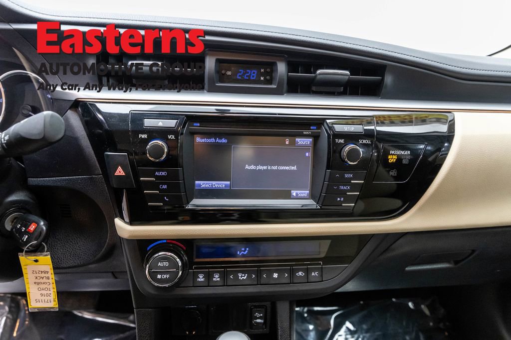 Used 2016 Toyota Corolla LE FWD image 11