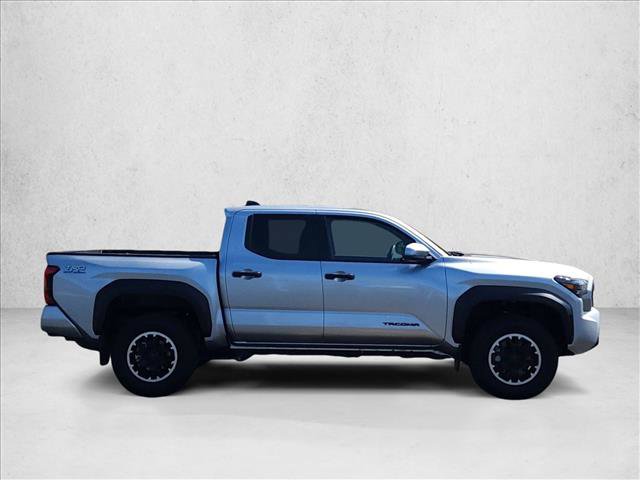 Used 2024 Toyota Tacoma TRD Off-Road w/ TRD Off Road Upgrade Package AWD/4WD image 4