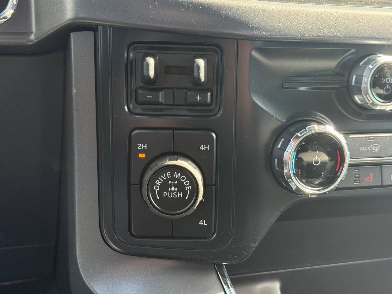 New 2026 Ford F150 XLT w/ Equipment Group 302A MID image 14