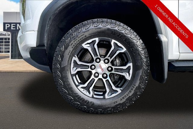 Used 2023 GMC Canyon AT4 w/ Technology Package AWD/4WD image 8