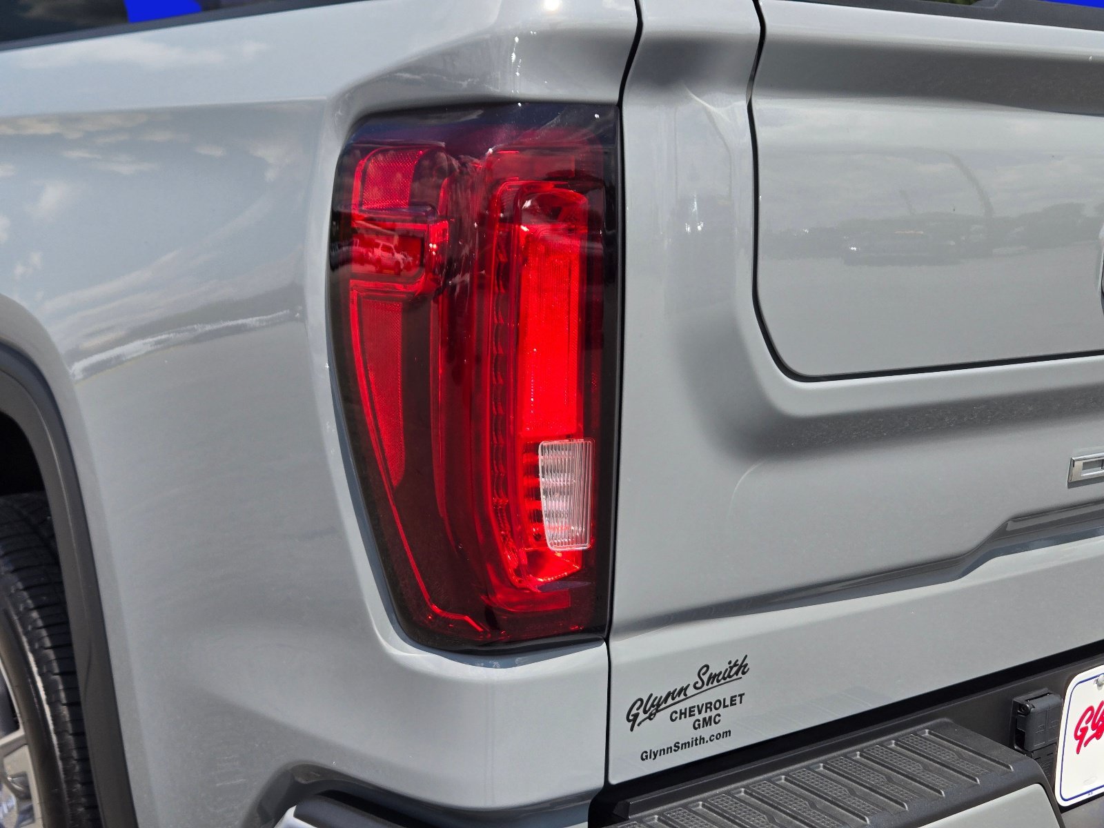 Used 2025 GMC Sierra 1500 Denali w/ Denali Reserve Package AWD/4WD image 9