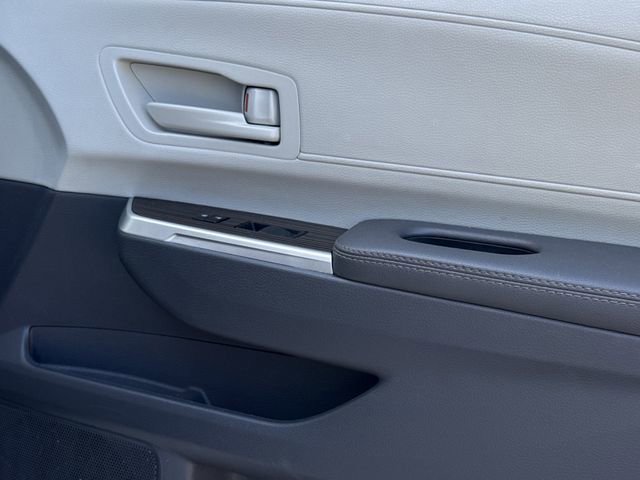 Used 2024 Toyota Sienna LE image 27