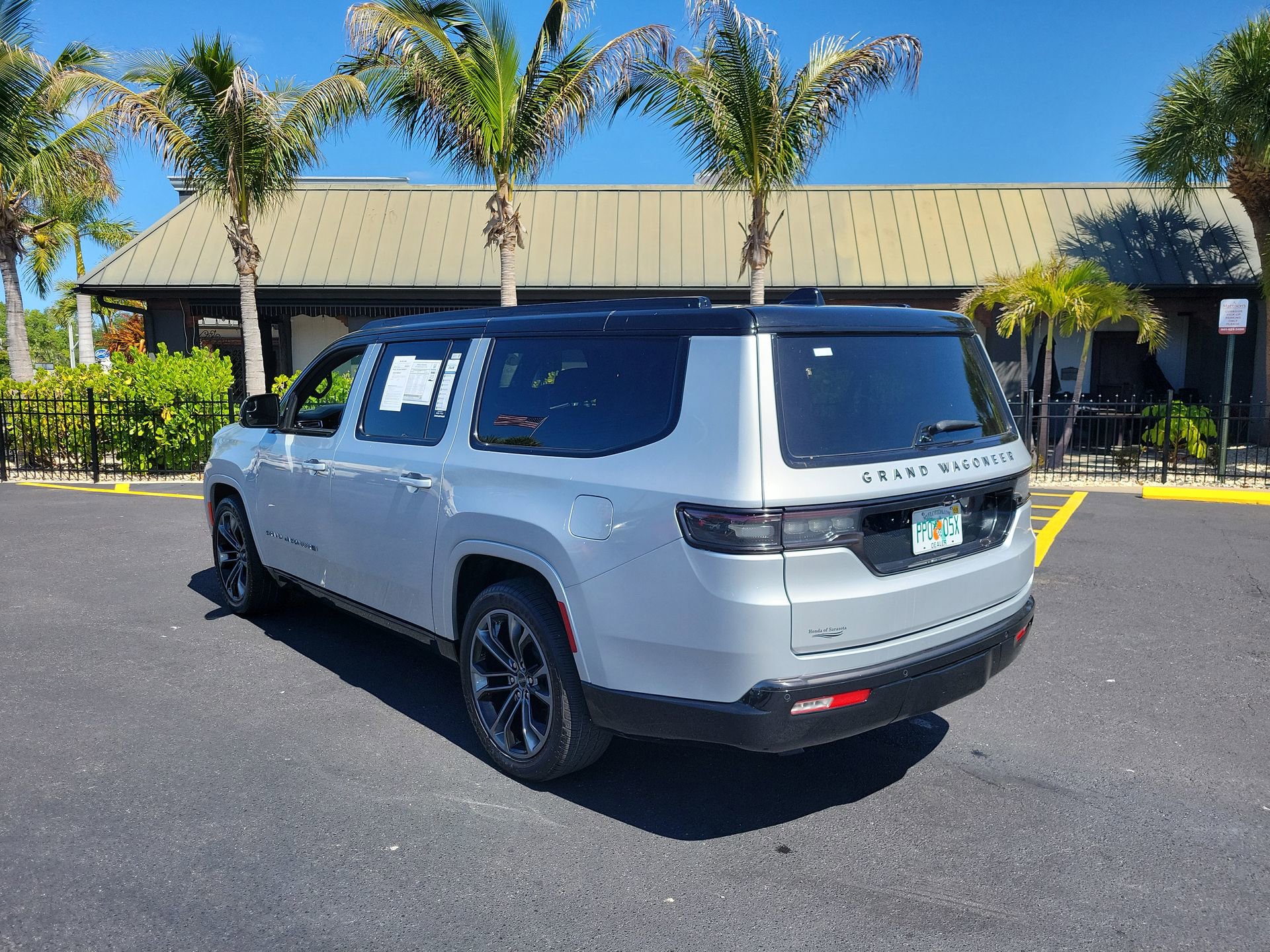 Used 2024 Jeep Grand Wagoneer L Series II w/ Quick Order Packagew 28T AWD/4WD image 7