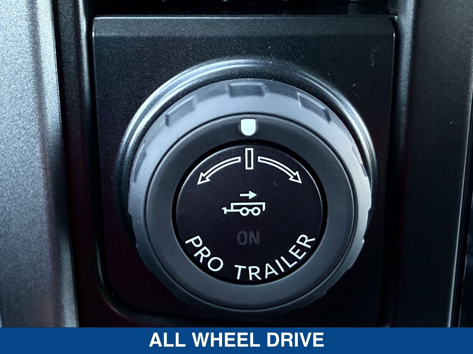 New 2025 Ford F150 Lightning XLT image 32